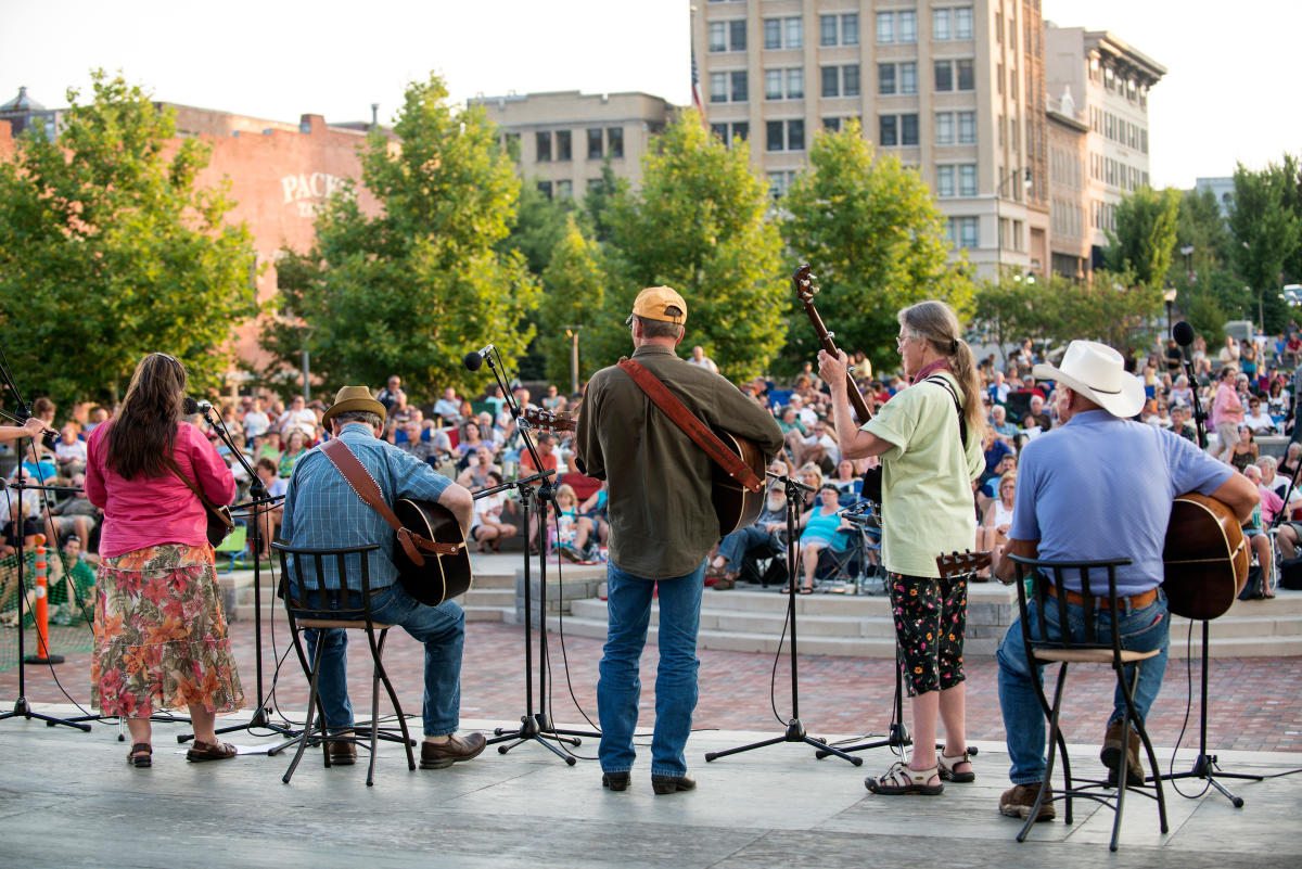 Read more about the article Shindig on the Green