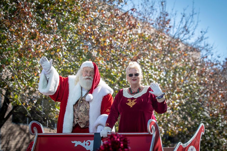 Read more about the article Asheville Holiday Parade