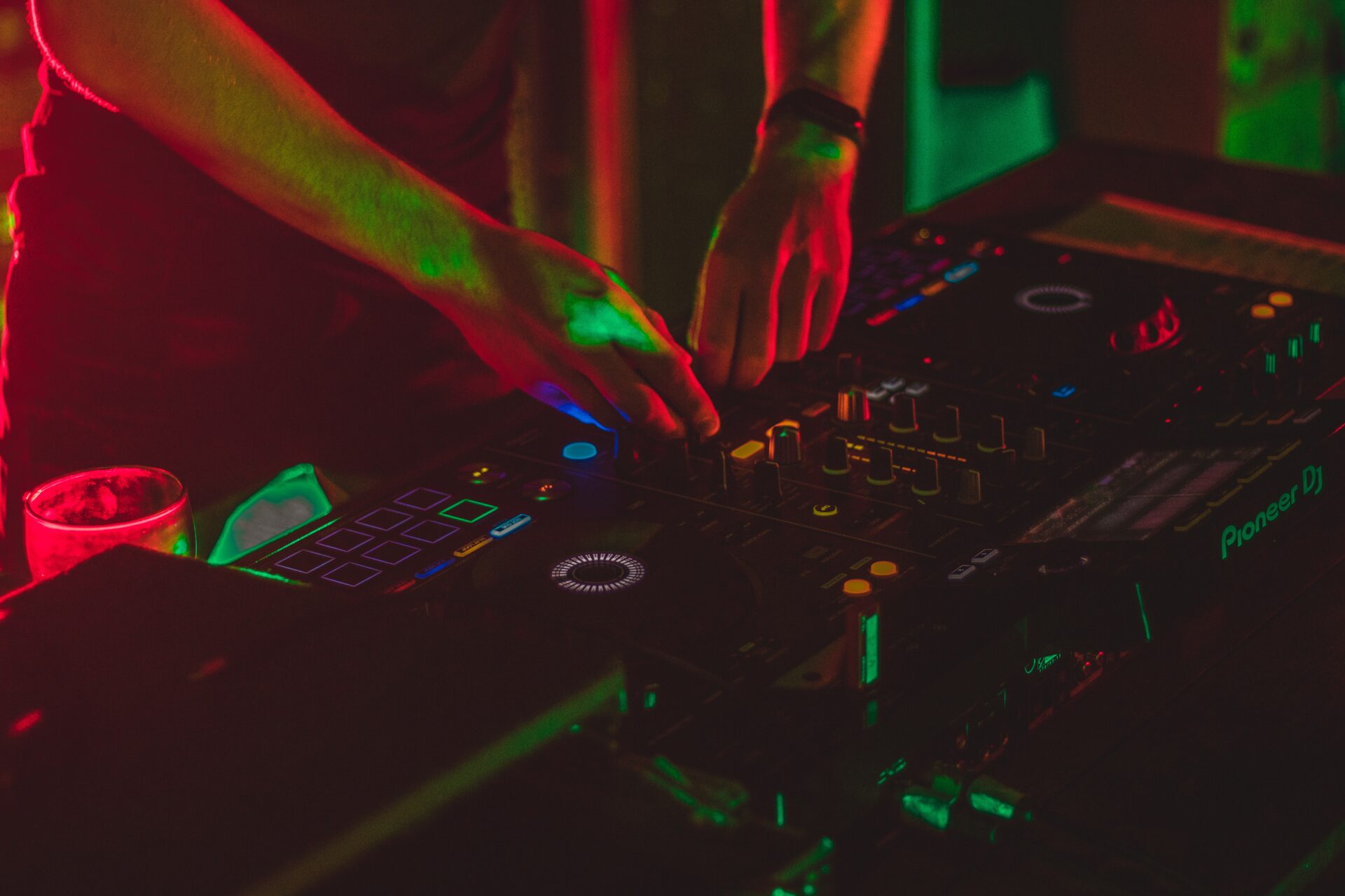 Read more about the article Live Music at The Draftsman