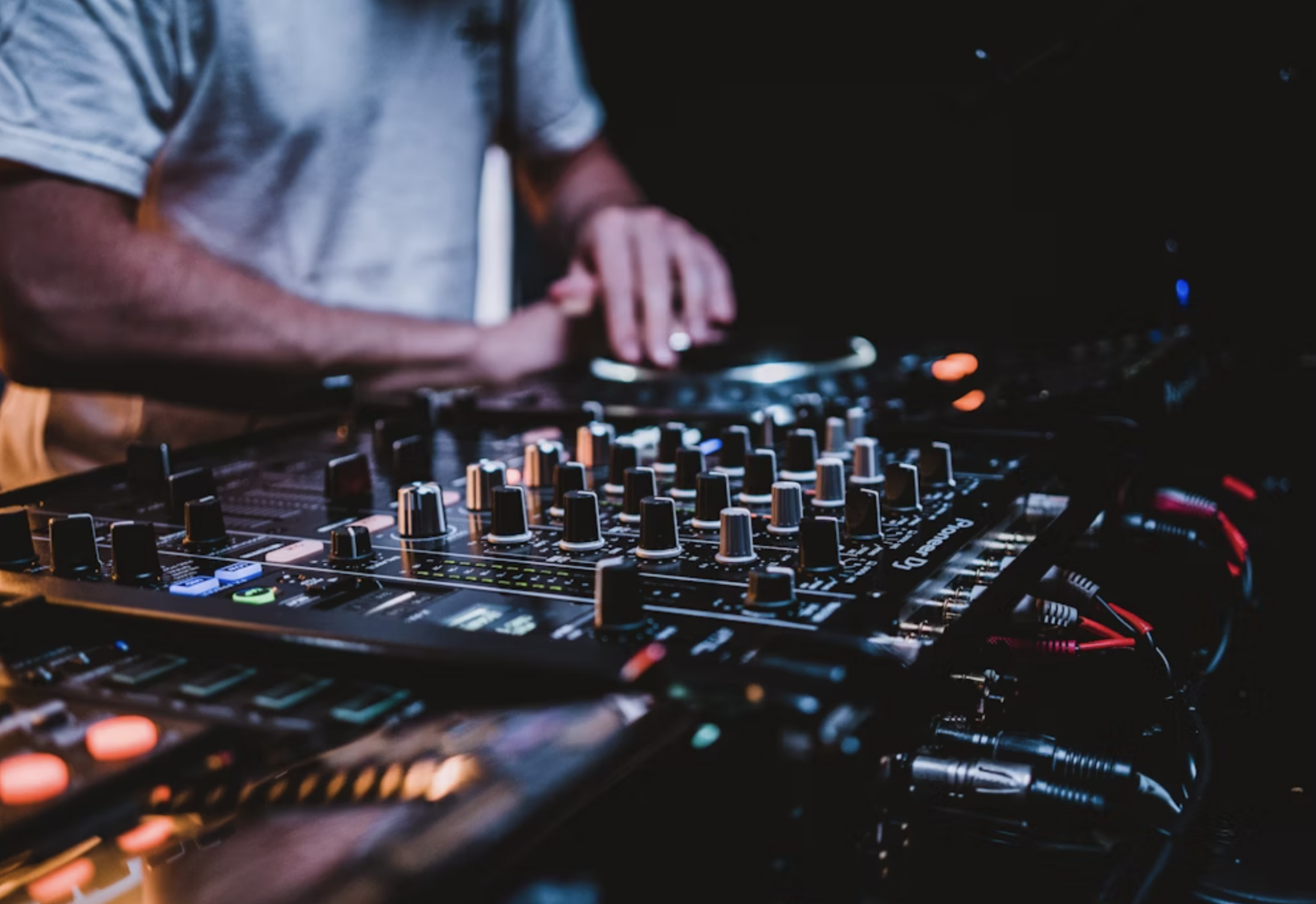 Read more about the article Live Music at The Draftsman
