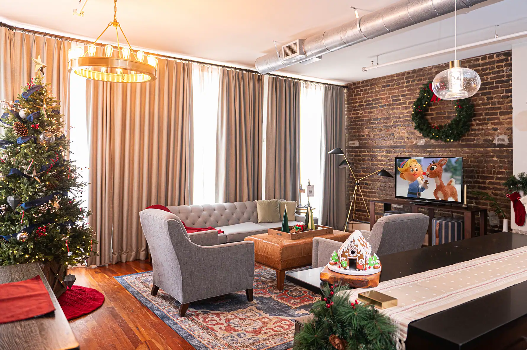Christmas hotel suite in Charleston