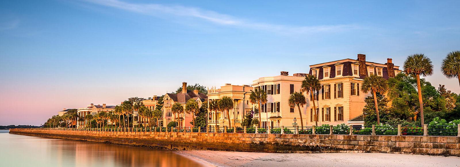 Read more about the article Insider Picks: Best Charleston Spots For Spring Cocktails, Where Locals Go To Enjoy The Weather