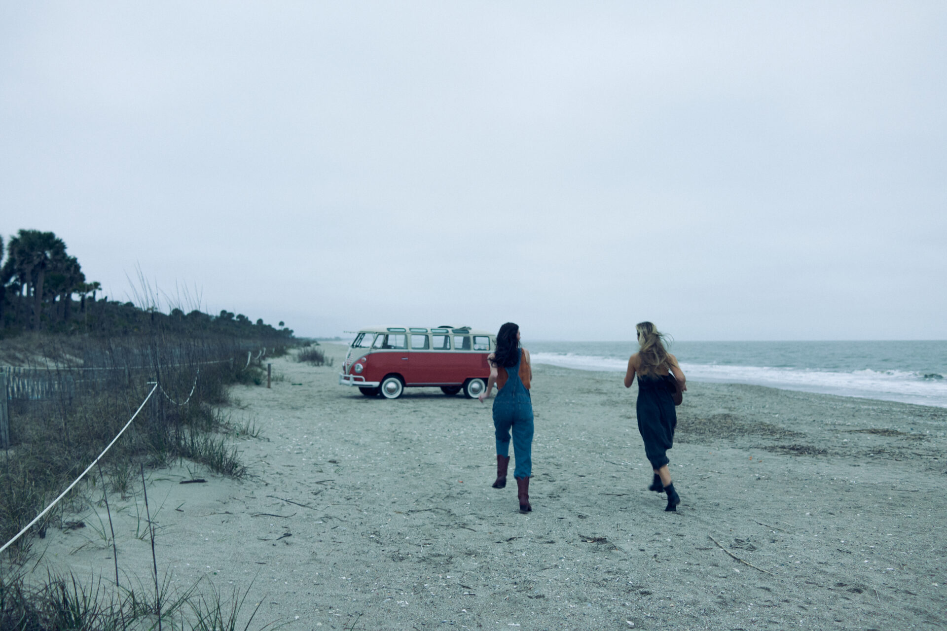 Read more about the article Charleston By Foot & Shore: Walking Tours and Off-Season Beach Days