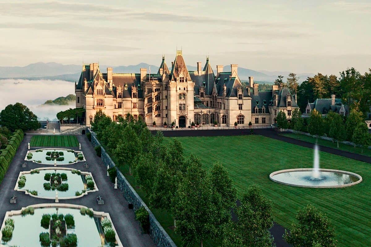 Read more about the article Hotels Closest to Biltmore Estate: Where to Stay for the Perfect Asheville Getaway